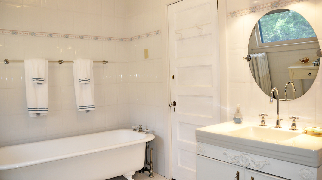13a-bath-220-THR