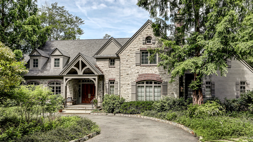 1-8_Springhouse_Road-064-THR